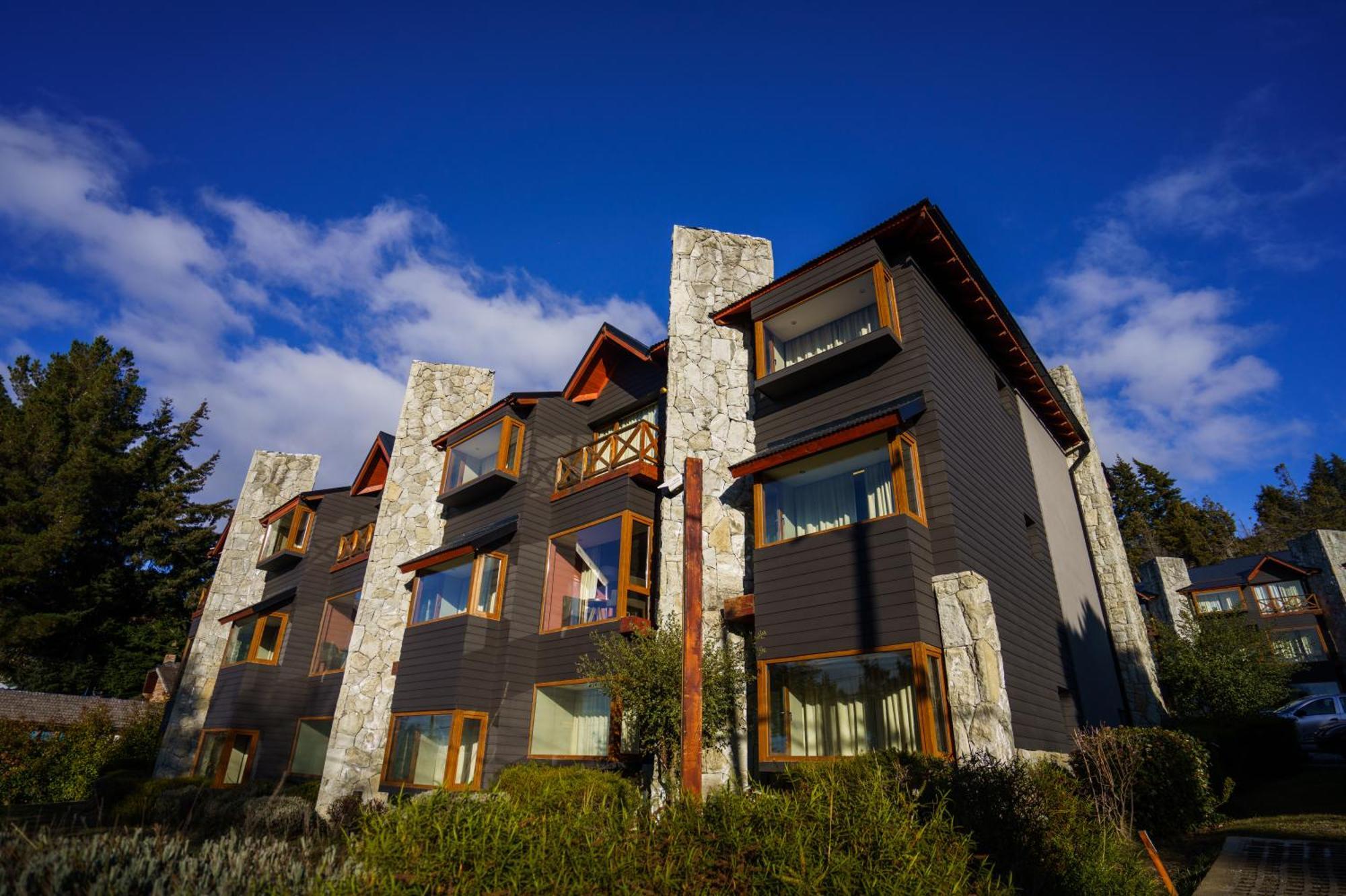Los Robles Apart & Spa San Carlos de Bariloche Exterior photo