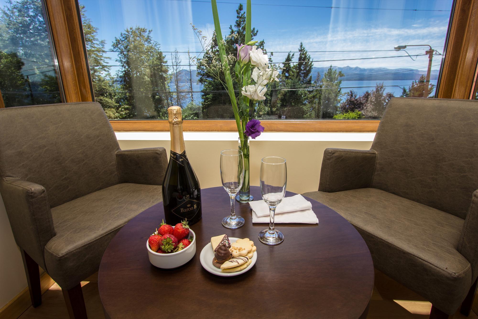 Los Robles Apart & Spa San Carlos de Bariloche Exterior photo
